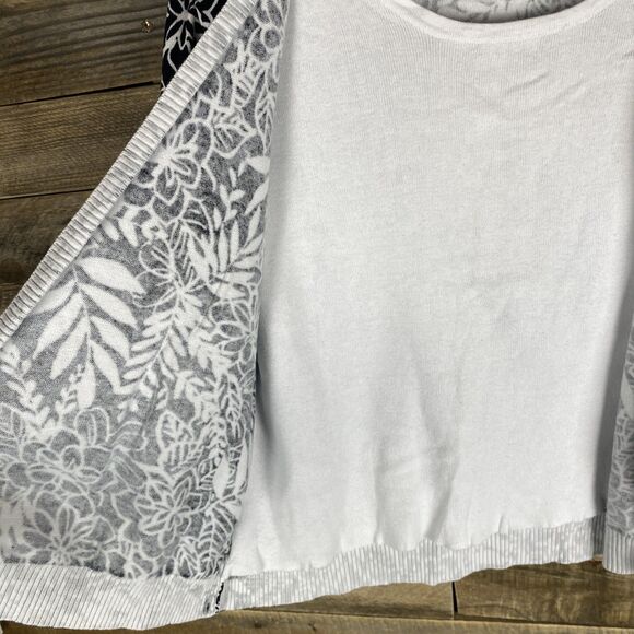 C.D. Petites Women's Sz XL Black & White Layered Floral Short Sleeve Sweater Top - Picture 6 of 10